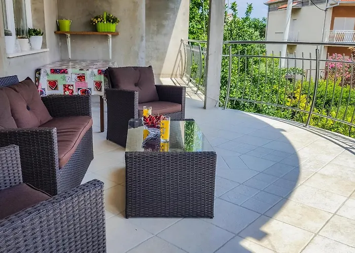 Apartamento With A Parking Space Kastel Stafilic, - 14714